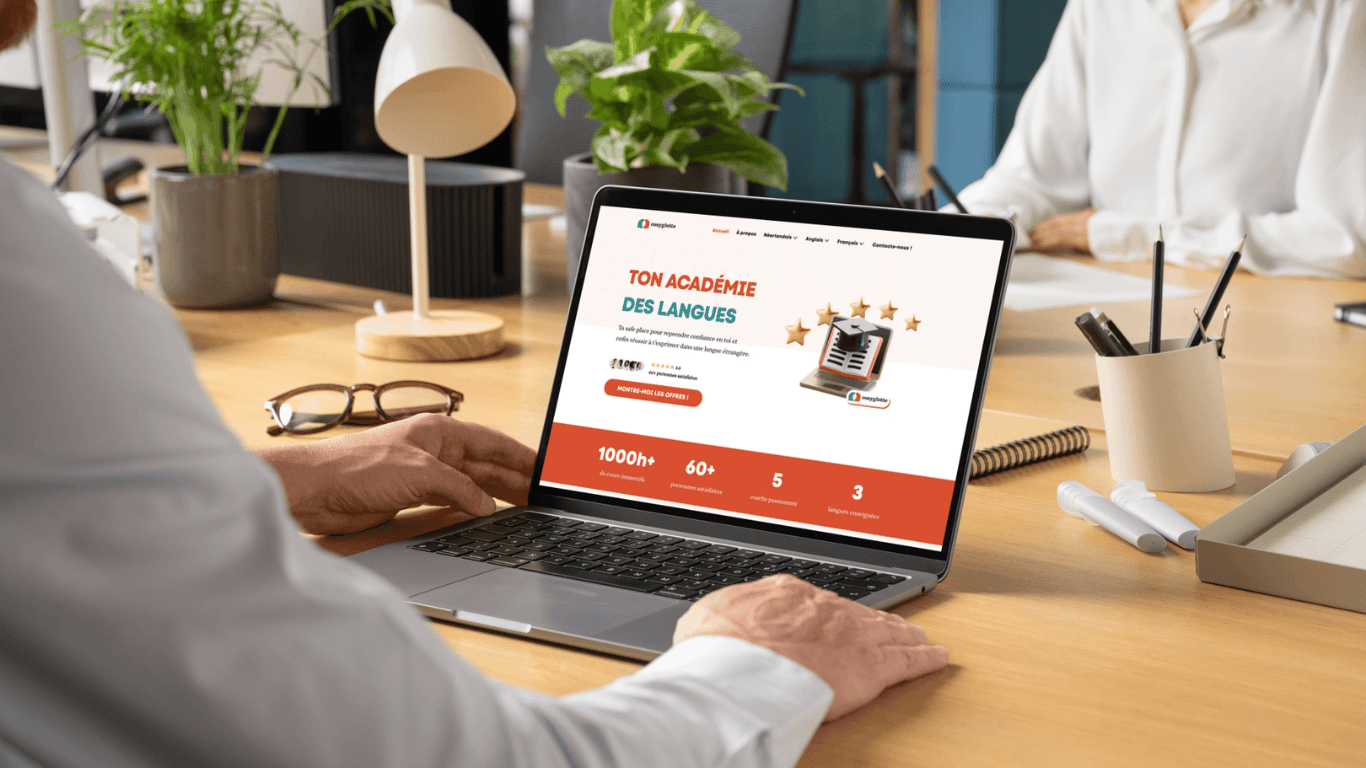 Le site de Cosyglotte affiché sur un téléphone